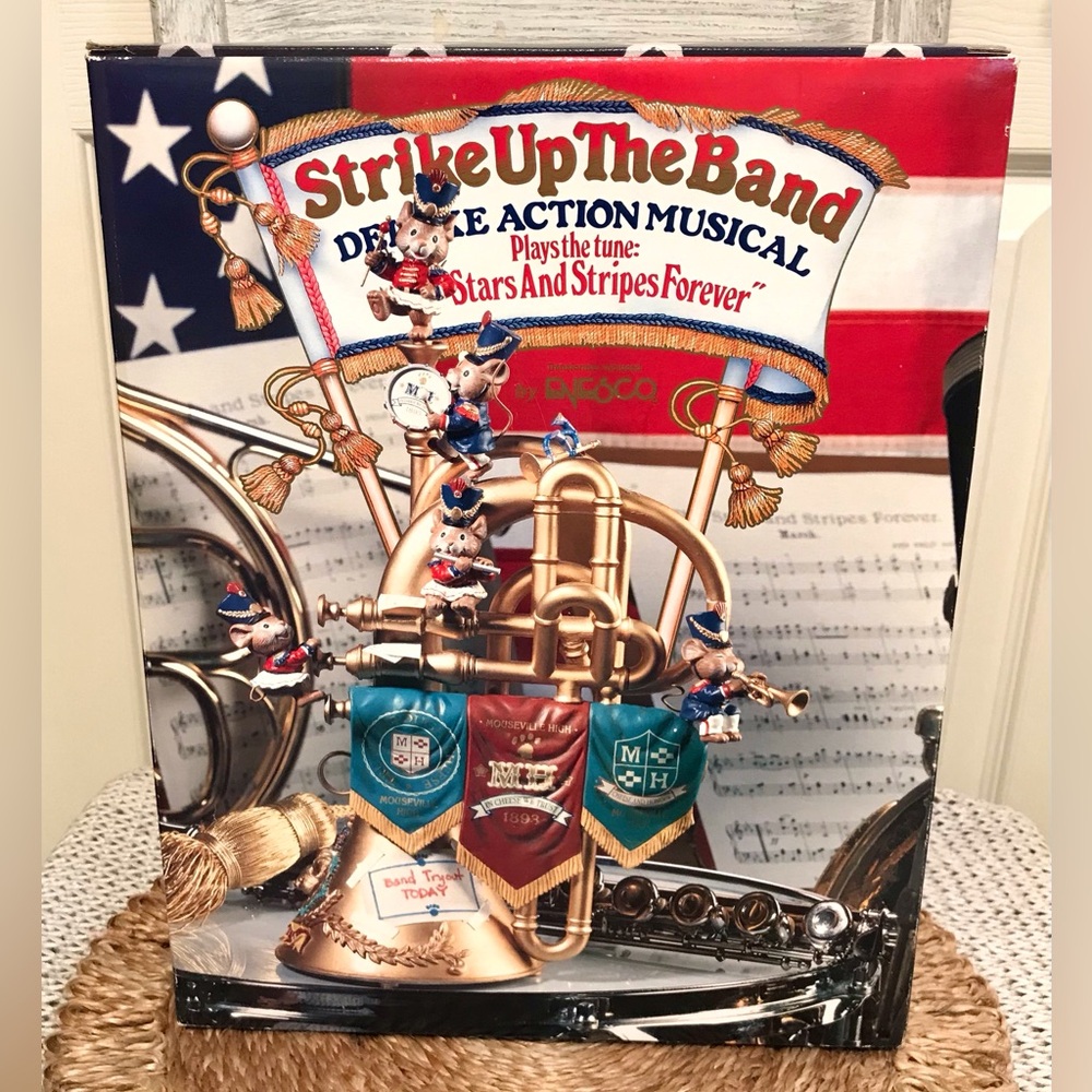 Enesco Strike Up the Band Deluxe Action Musical Mice